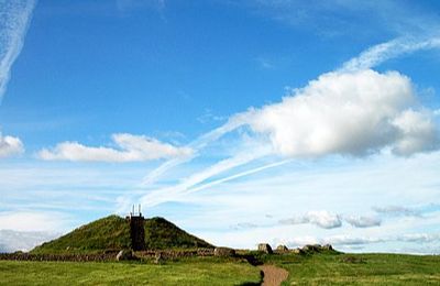 Cairnapple Hill, (HES) - Torphichen