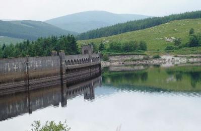 Clatteringshaws Dam