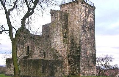 Crookston Castle, (HES) - Pollok