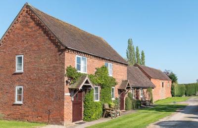 Hipsley Farm Cottages - Hurley